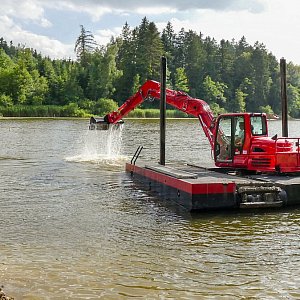 Amphibienbagger im Einsatz